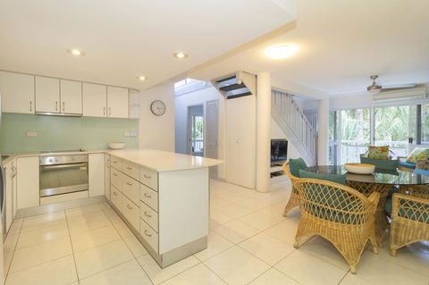 The White House Port Douglas - Accommodation Georgetown 23