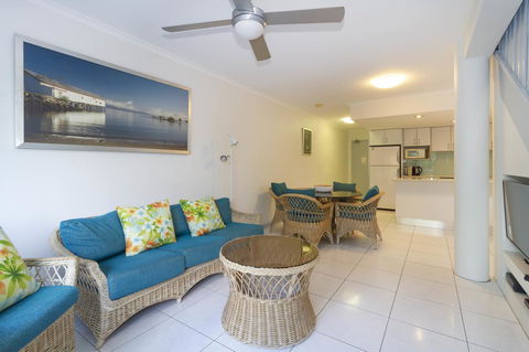 The White House Port Douglas - Accommodation Georgetown 24