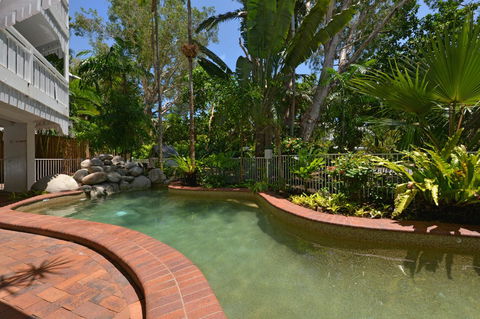 The White House Port Douglas - Accommodation Georgetown 17