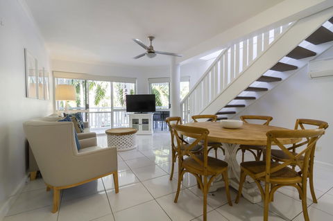 The White House Port Douglas - Accommodation Georgetown 7