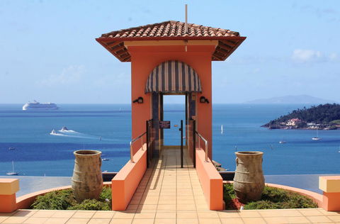Martinique Whitsunday Resort - Accommodation Georgetown 1
