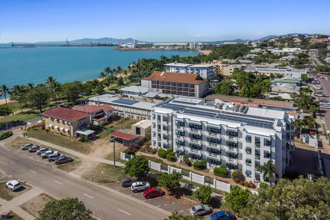 Madison Ocean Breeze Apartments - Accommodation Georgetown 3