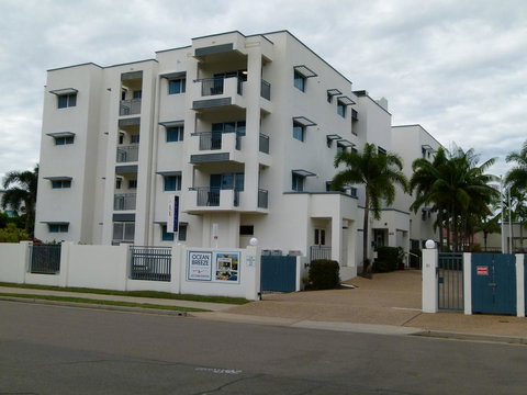 Madison Ocean Breeze Apartments - Accommodation Georgetown 2