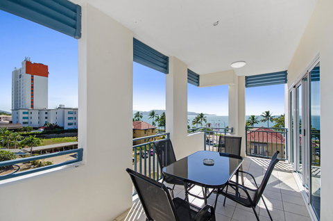 Madison Ocean Breeze Apartments - Accommodation Georgetown 13