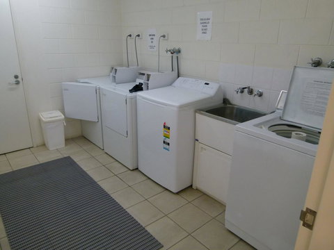 Madison Ocean Breeze Apartments - Accommodation Georgetown 36