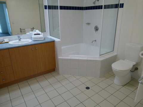 Madison Ocean Breeze Apartments - Accommodation Georgetown 33