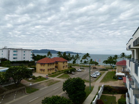 Madison Ocean Breeze Apartments - Accommodation Georgetown 39