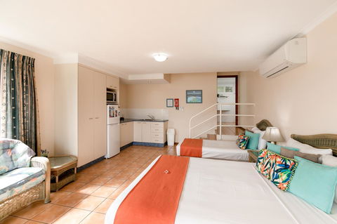Sunlit Waters Studio Apartments - Accommodation Georgetown 41