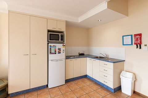 Sunlit Waters Studio Apartments - Accommodation Georgetown 40