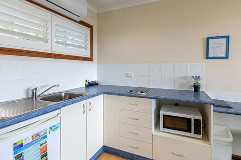 Sunlit Waters Studio Apartments - Accommodation Georgetown 12