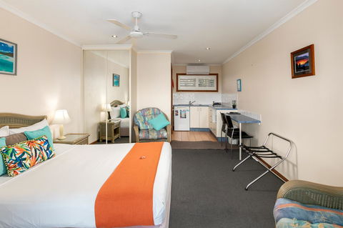 Sunlit Waters Studio Apartments - Accommodation Georgetown 14