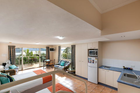 Sunlit Waters Studio Apartments - Accommodation Georgetown 38