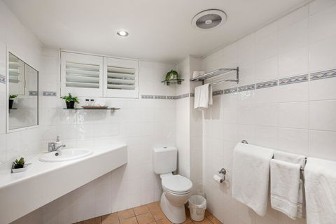 Sunlit Waters Studio Apartments - Accommodation Georgetown 36