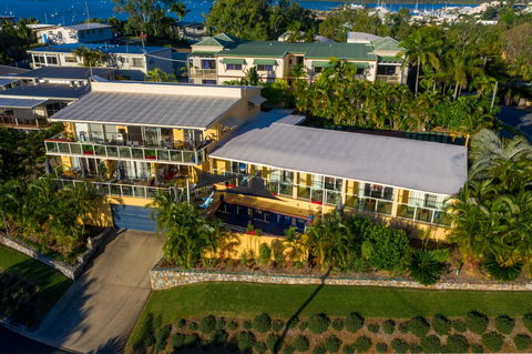 Sunlit Waters Studio Apartments - Accommodation Georgetown 8