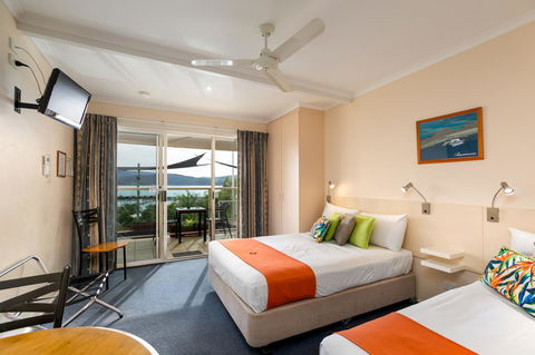 Sunlit Waters Studio Apartments - Accommodation Georgetown 19