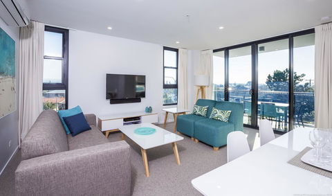 Boardwalk Burleigh Beach - Official - Accommodation Georgetown 36
