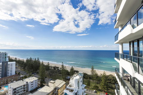 Boardwalk Burleigh Beach - Official - Accommodation Georgetown 27