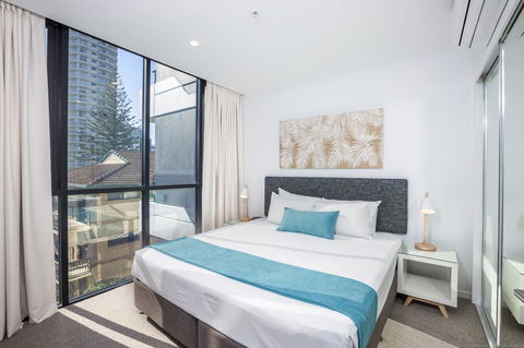Boardwalk Burleigh Beach - Official - Accommodation Georgetown 37
