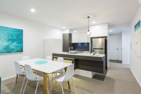 Boardwalk Burleigh Beach - Official - Accommodation Georgetown 8