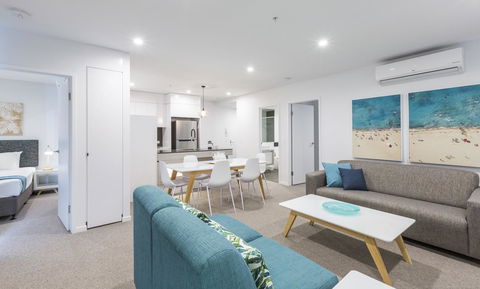 Boardwalk Burleigh Beach - Official - Accommodation Georgetown 42