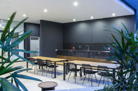 Boardwalk Burleigh Beach - Official - Accommodation Georgetown 16