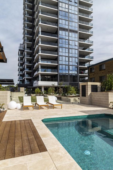 Boardwalk Burleigh Beach - Official - Accommodation Georgetown 5