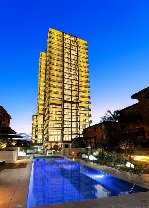 Boardwalk Burleigh Beach - Official - Accommodation Georgetown 7