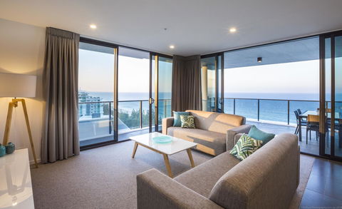 Boardwalk Burleigh Beach - Official - Accommodation Georgetown 6
