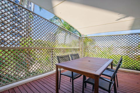 Tiki Hotel Apartments Surfers Paradise - Accommodation Georgetown 10