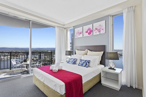 Beach Stay - Ocean & Riverview Resort Chevron Renaissance Central Surfers Paradise - Accommodation Georgetown 8
