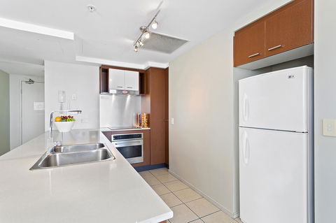 Beach Stay - Ocean & Riverview Resort Chevron Renaissance Central Surfers Paradise - Accommodation Georgetown 5