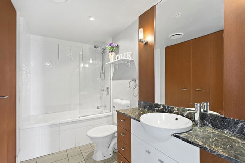 Beach Stay - Ocean & Riverview Resort Chevron Renaissance Central Surfers Paradise - Accommodation Georgetown 6
