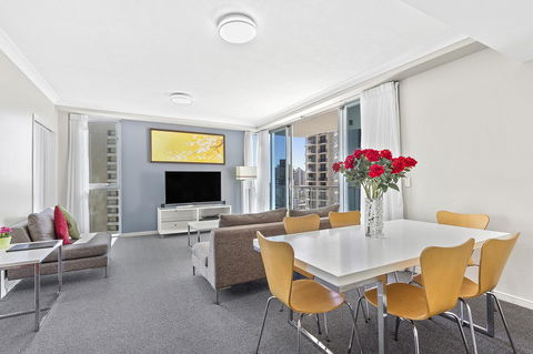 Beach Stay - Ocean & Riverview Resort Chevron Renaissance Central Surfers Paradise - Accommodation Georgetown 10