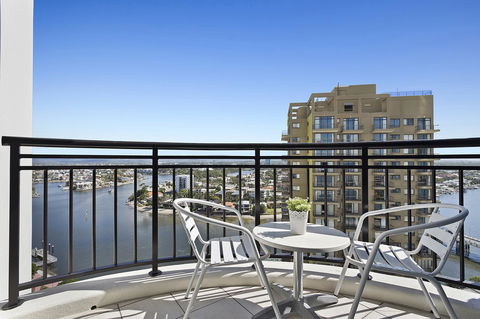 Beach Stay - Ocean & Riverview Resort Chevron Renaissance Central Surfers Paradise - Accommodation Georgetown 13