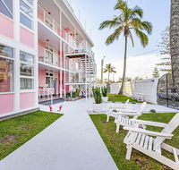 The Pink Hotel Coolangatta - Accommodation Georgetown