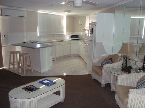 Grosvenor Beachfront Apartments Surfers Paradise - Accommodation Georgetown 14