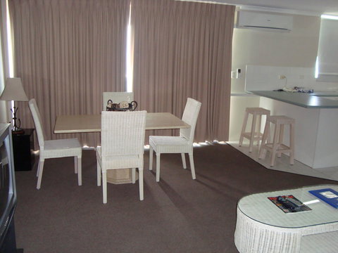 Grosvenor Beachfront Apartments Surfers Paradise - Accommodation Georgetown 26