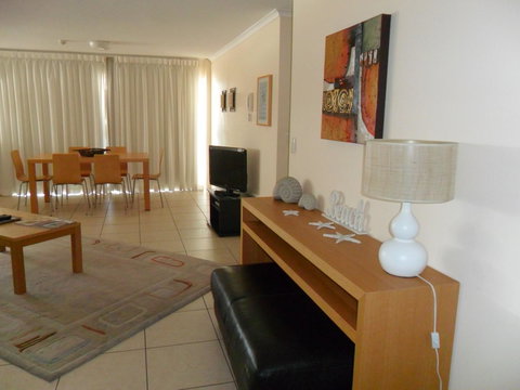 Grosvenor Beachfront Apartments Surfers Paradise - Accommodation Georgetown 10