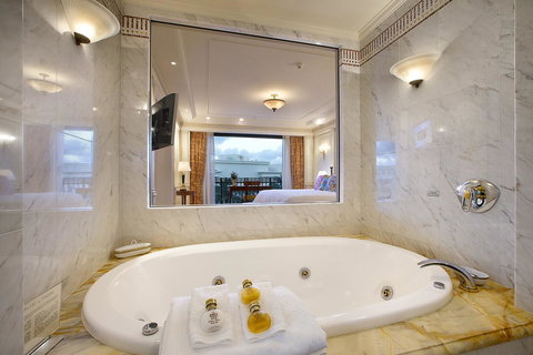 Imperial Hotel Gold Coast - Accommodation Georgetown 6