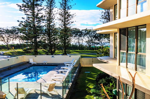 Seacrest Beachfront Apartments Surfers Paradise - Accommodation Georgetown 40