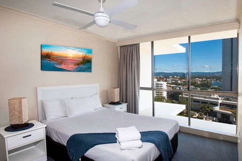 Seacrest Beachfront Apartments Surfers Paradise - Accommodation Georgetown 17
