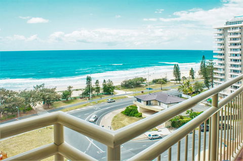 Seacrest Beachfront Apartments Surfers Paradise - Accommodation Georgetown 11