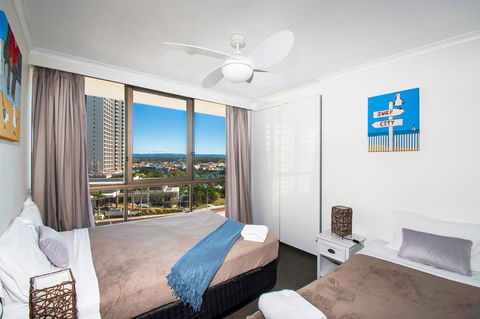 Seacrest Beachfront Apartments Surfers Paradise - Accommodation Georgetown 3