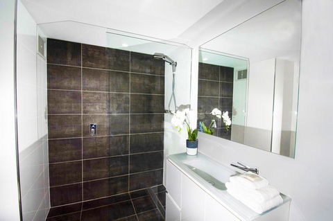 Seacrest Beachfront Apartments Surfers Paradise - Accommodation Georgetown 22