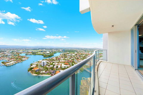 The Towers Of Chevron Renaissance - Holidays Gold Coast - Accommodation Georgetown 12