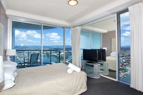 The Towers Of Chevron Renaissance - Holidays Gold Coast - Accommodation Georgetown 8