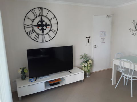 Surfers Beach Resort One - Accommodation Georgetown 4
