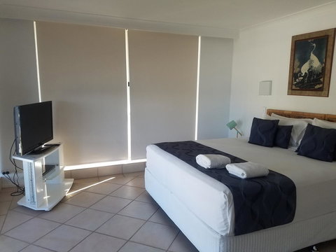 Golden Sands On The Beach - Absolute Beachfront Apartments - Accommodation Georgetown 33