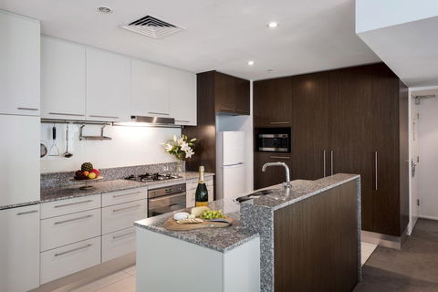 Oaks Brisbane Aurora Suites - Accommodation Georgetown 6