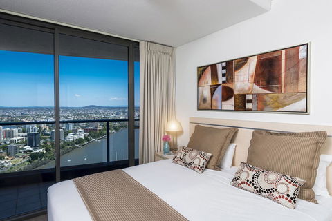 Oaks Brisbane Aurora Suites - Accommodation Georgetown 4